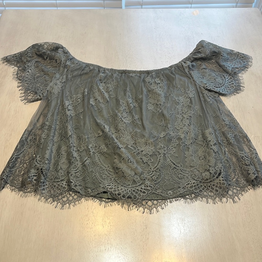 Army green lace top size L off the shoulder inner lines American Eagle